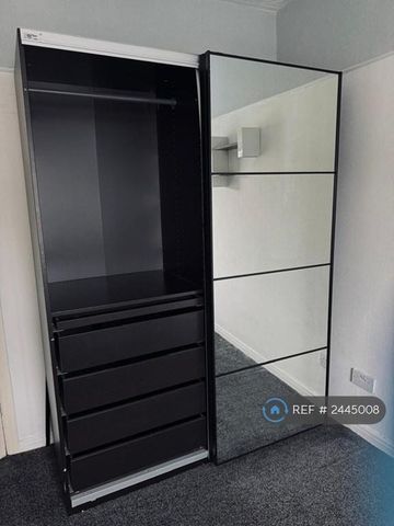 1 bedroom in a house share to rent - Photo 4