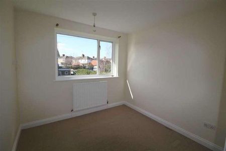 Denton Court, Burton Latimer, NN15 - Photo 2