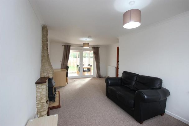 1 bedroom in a house share to rent - Photo 1