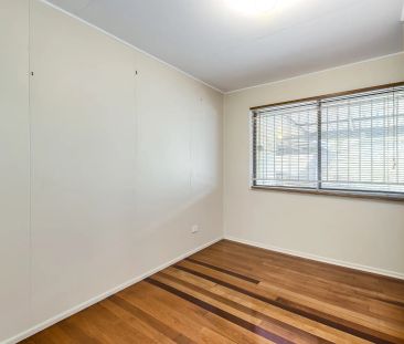 3 bedroom home with elevated outlook - Photo 5