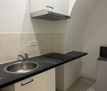 Location Appartement 1 pièce 23m² - Photo 3