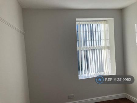 2 bedroom end of terrace house to rent - Photo 3