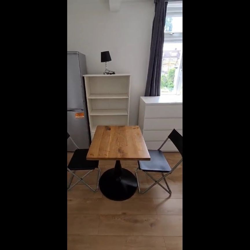 Room in a Shared House, Windsor Crescent, HA9 - Photo 1