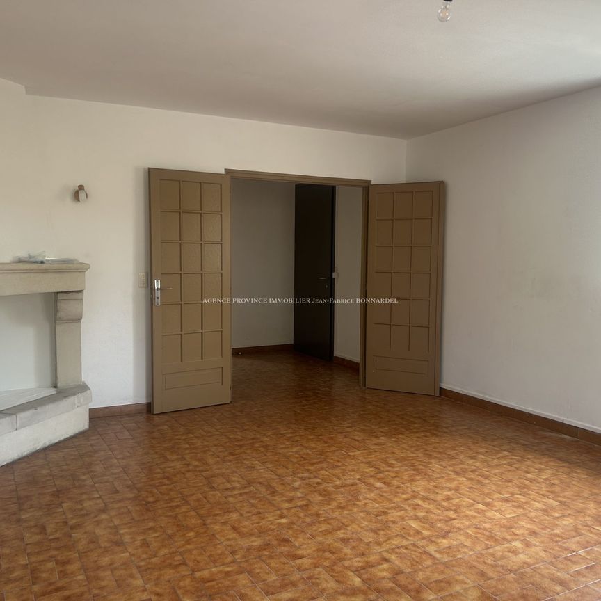 Location Appartement 4 pièces 113m² GRILLON 84600 - Photo 1