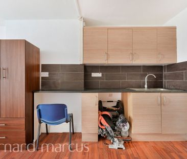 Camberwell Church Street - Photo 3
