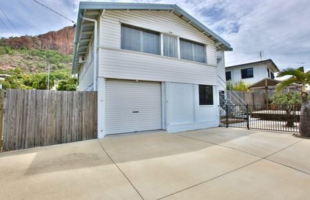 Renovated Queenslander with Room to Move in Prime North Ward Pocket - Photo 2