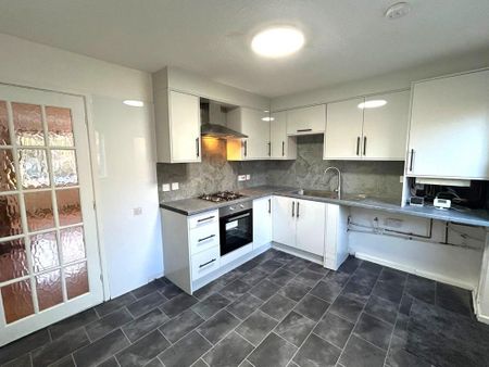 2 bedroom terraced house to rent - Photo 3