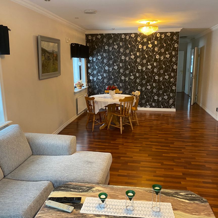 Fogdevägen, Segeltorp - Photo 1