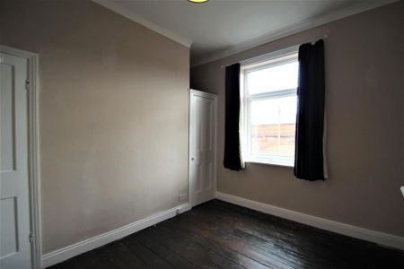 2 bedroom end of terrace house to rent - Photo 5