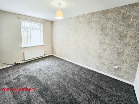 3 bed terraced house to rent in New Street, Stairfoot, S71 - Photo 4