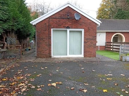 Meadow Side, Ammanford, SA18 - Photo 5