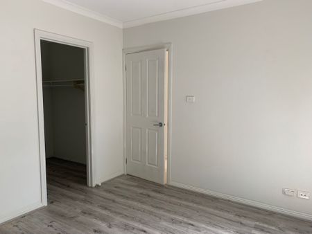 Spacious Family Living in Tarneit - Photo 2