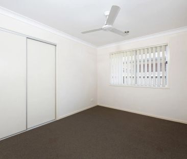 Large lowset home in a quiet cul de sac - Photo 4