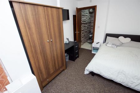 5 bedroom house to rent - Photo 3