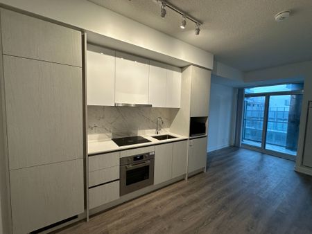 For Lease - 180 Front Street Unit# 2108, Toronto, Ontario - Photo 2