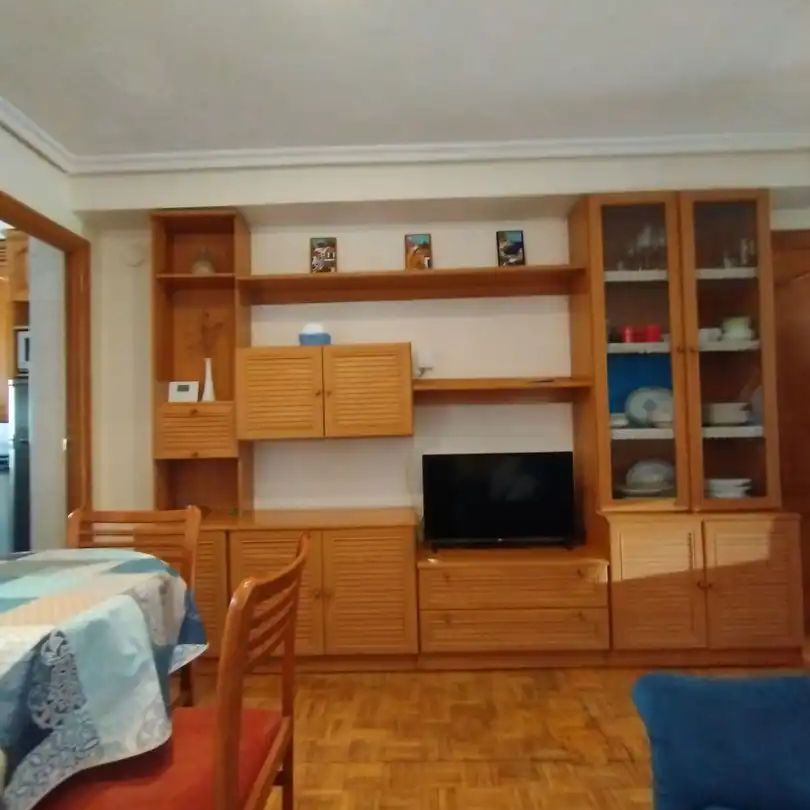 Piso de alquiler en Antiguo - Photo 1