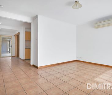 Updated, City Fringe 3 BEDROOM TOWNHOUSE - Photo 2