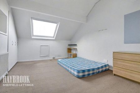 3 bedroom semi-detached house to rent - Photo 3