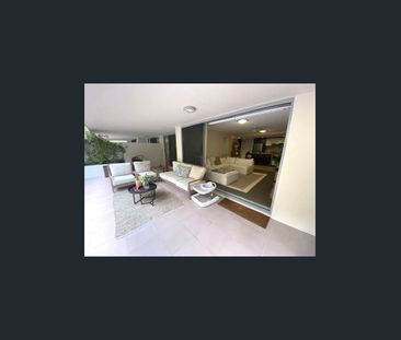 This spacious unfurnished 2 bed 2 bath and 2 parking apartment avai... - Photo 1