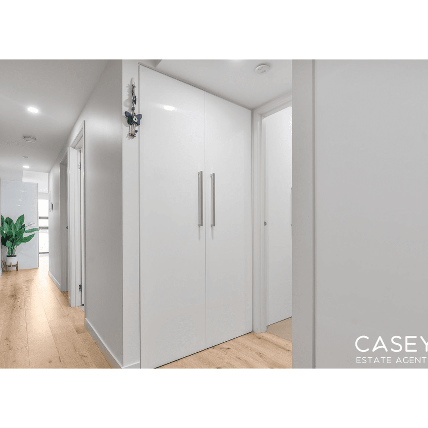 Experience the Ultimate Waterfront Lifestyle - Photo 1