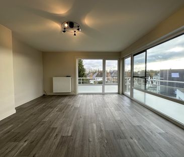 Lichtrijk appartement met drie slaapkamers - Photo 4