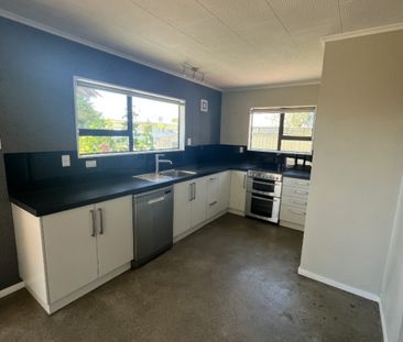 FOUR BEDROOM HOME IN TARADALE - Photo 4