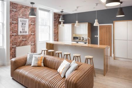 6 bedroom end of terrace house to rent - Photo 4