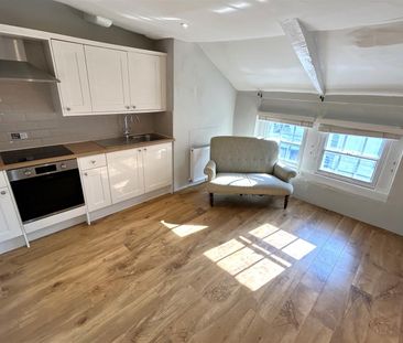 25 Market Place, Chippenham, SN15 - Photo 3