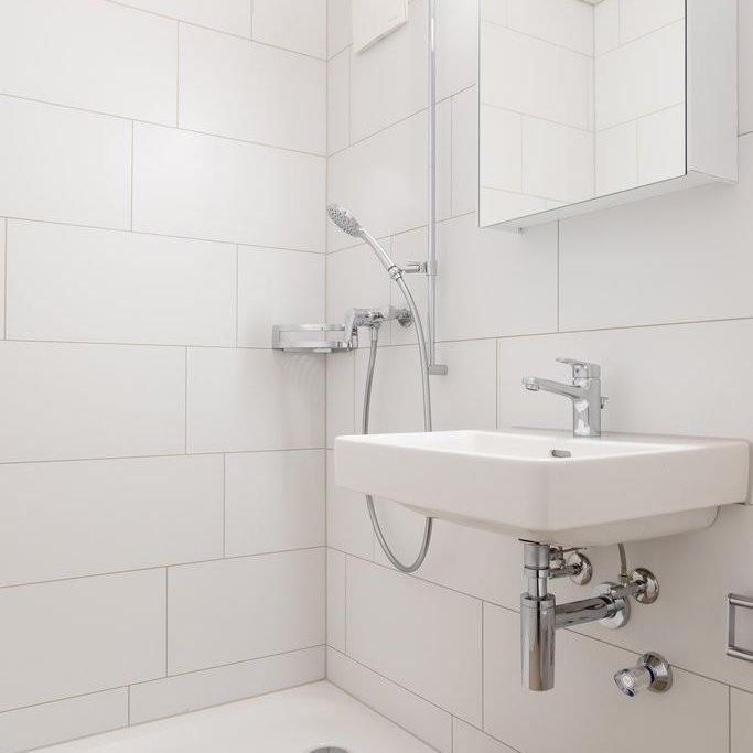 Heimelige Dachwohnung mit Wintergarten - Photo 1