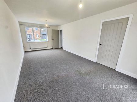 3 bedroom semi-detached house to rent - Photo 3