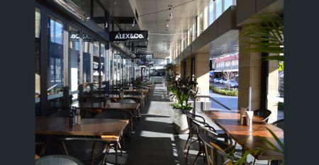 CALL TO BOOK PRIVATE INSPECTION! - SPACIOUS 2 BEDROOM. Fully furnished & fully equipped with all appliances, cookware, crockery, utensils and linen. - Photo 5