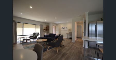 FULLY FURNISHED -SEE AGENT FOR AVAILABILITY - Photo 2