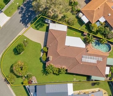 GOLDEN BEACH FAMILY RETREAT - SPACE, STYLE & COASTAL LIVING - Photo 5