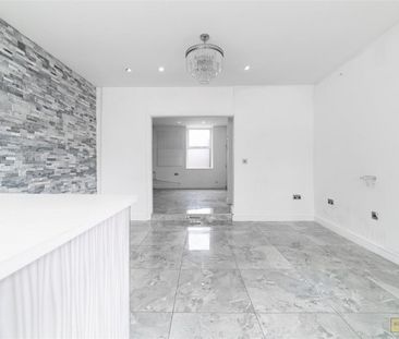 Blackburn Road, Hollins Grove, Darwen - Photo 1