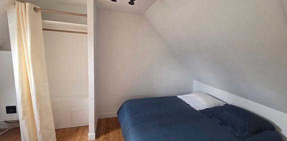 Appartement Lorient 2 pièce(s) 14.81 m2, sous combles 26.9m² au sol - Photo 2