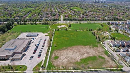 Detached Home For Lease | N9257154 - Photo 5