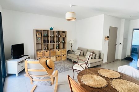 Meyrargues - T2 meublé avec jardin, climatisation et stationnement - Photo 5