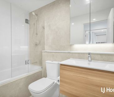 Beautiful 2 Bedroom Apartment - Fantastic Location! - Photo 4