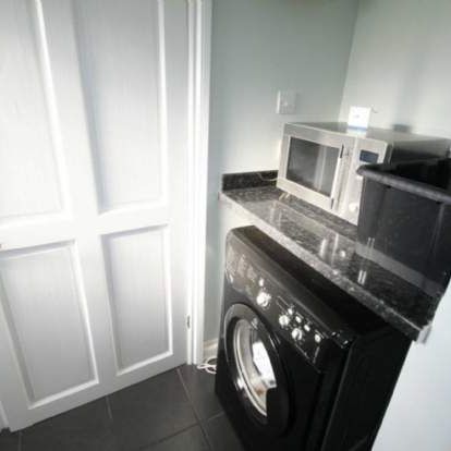 2 bedroom property to rent in Plymouth - Photo 1