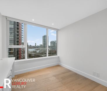 Condo in Downtown Vancouver, British Columbia - Photo 6