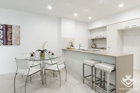 LEASED - Near New 2 Bed 2 Bath 1 Carpark Apartment - Photo 3