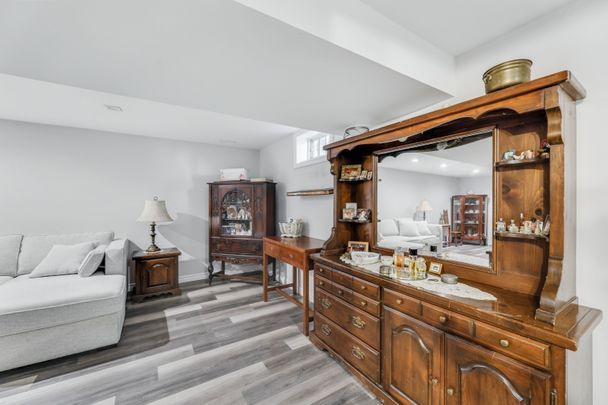 For Lease - 82 Lacey Crescent, London South, Ontario - Photo 1