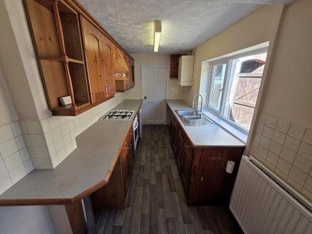 2 bedroom terraced house to rent - Photo 5