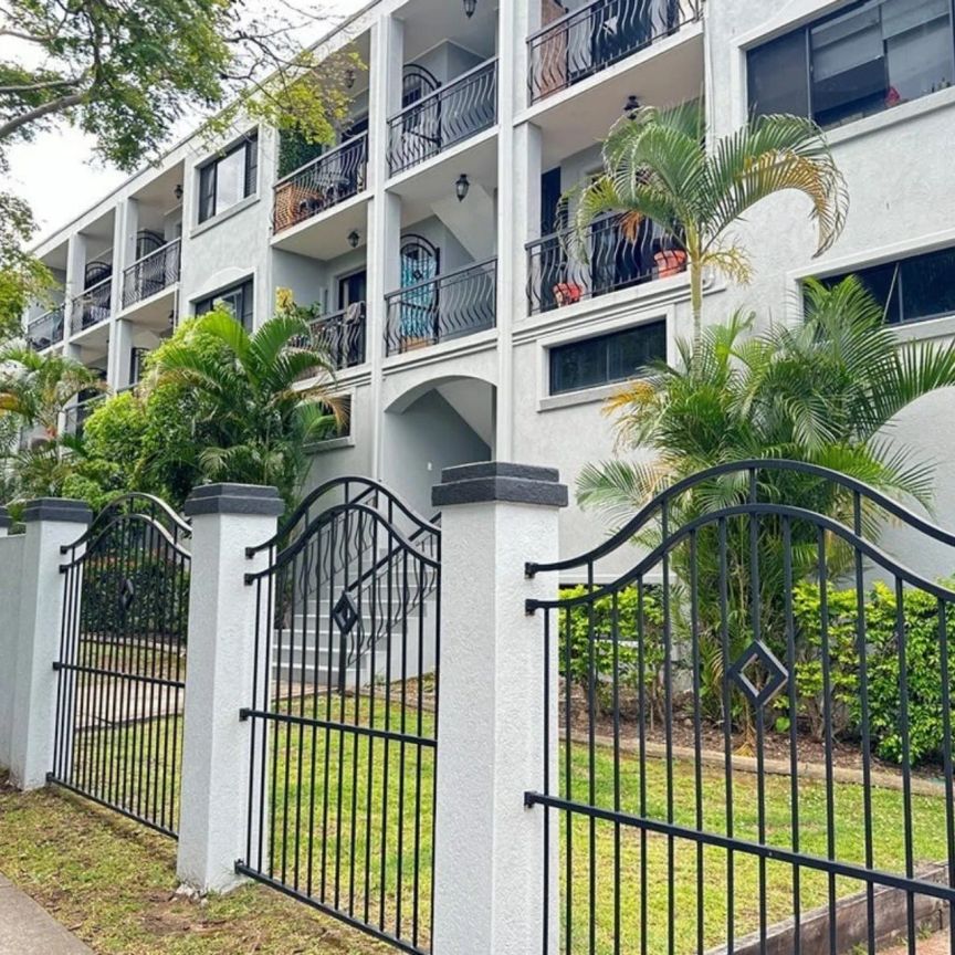 Fully Furnished Unit with Gabba Views & Unbeatable Location - Photo 1