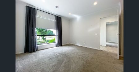 STUNNING FAMILY HOME - Photo 4