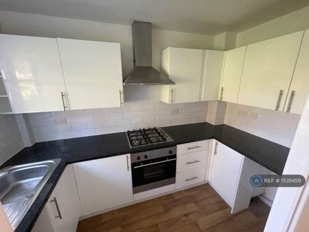 2 bedroom terraced house to rent - Photo 4