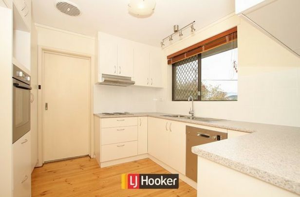 3 bedroom home in O'Connor - Photo 1