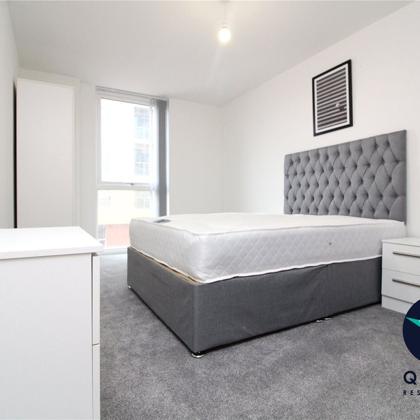 2 bedroom Flat To Rent - Photo 1