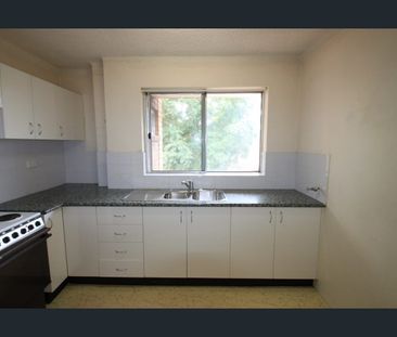 Space, Comfort & Convenience in a Prime Location - Photo 4