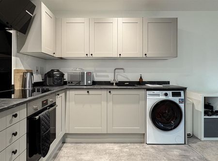 Martin Court, Hastings, TN34 1EF - Photo 3